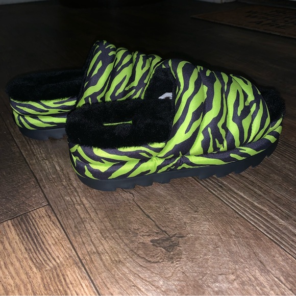 BRAND NEW PLATFORM UGGS - Picture 3 of 6